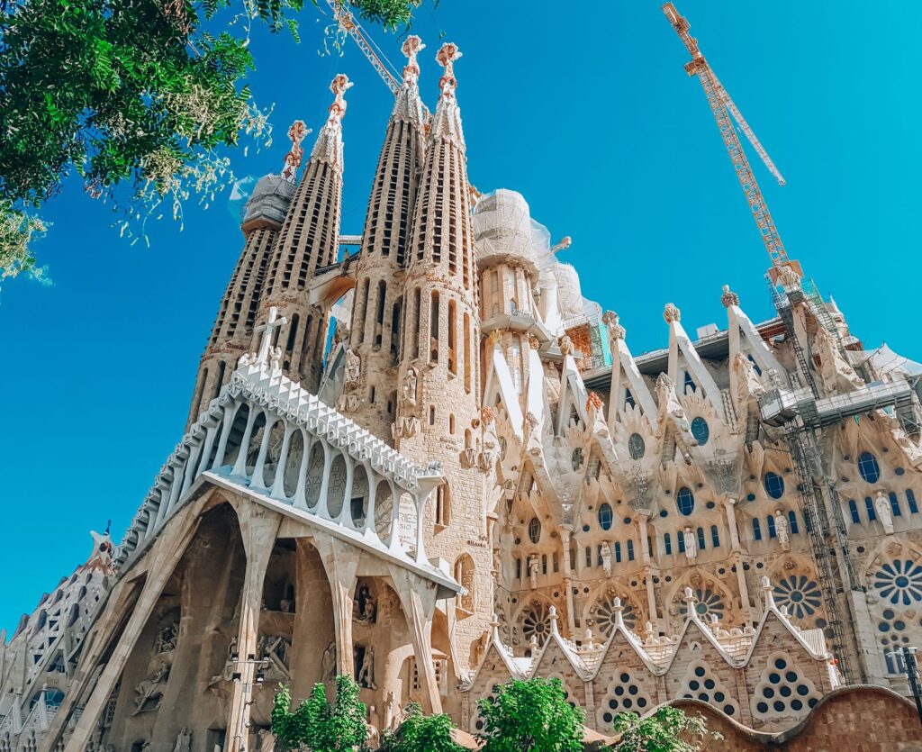 3 major tourist attractions in spain