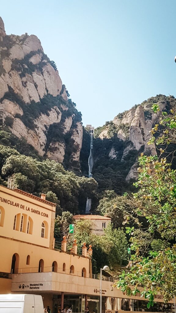 The funicular of Santa Cova and Santa Joan.